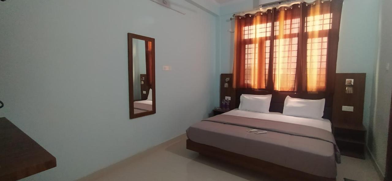 Hotel Comfort Inn Homestay Dehradun Exteriör bild