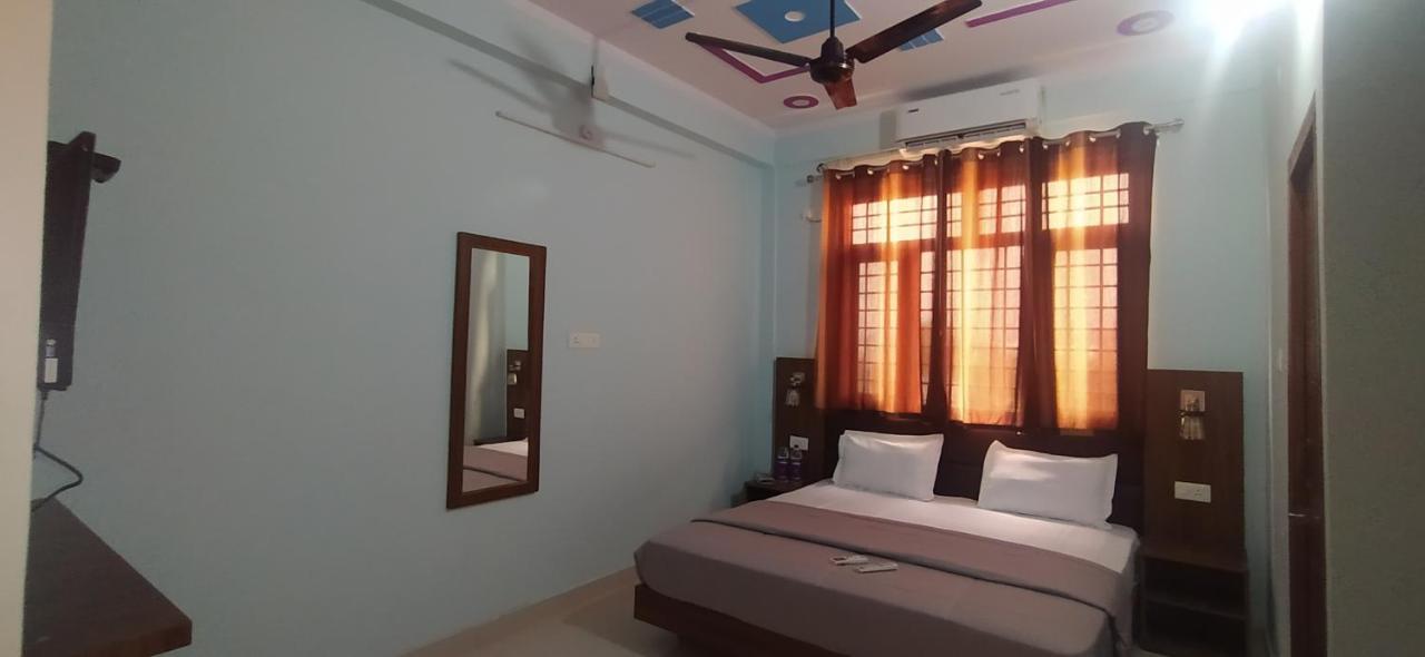 Hotel Comfort Inn Homestay Dehradun Exteriör bild