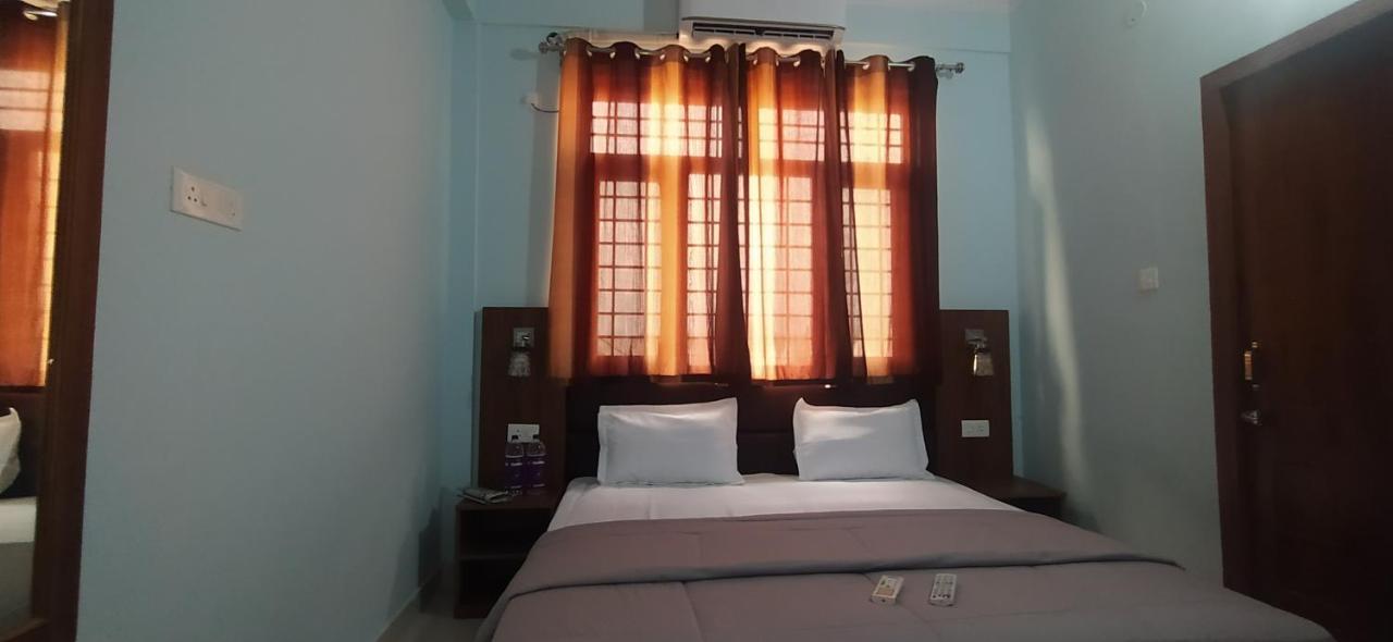 Hotel Comfort Inn Homestay Dehradun Exteriör bild