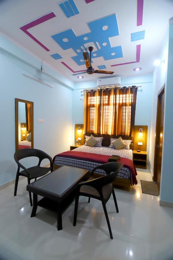 Hotel Comfort Inn Homestay Dehradun Exteriör bild