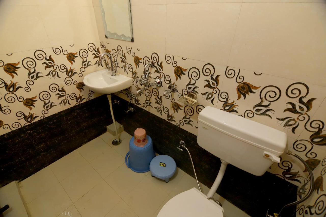 Hotel Comfort Inn Homestay Dehradun Exteriör bild