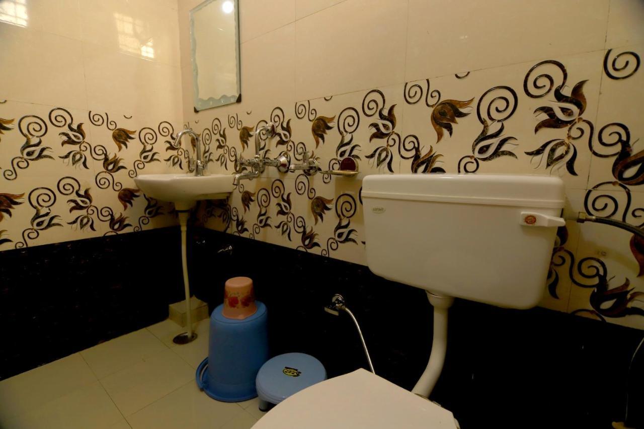 Hotel Comfort Inn Homestay Dehradun Exteriör bild