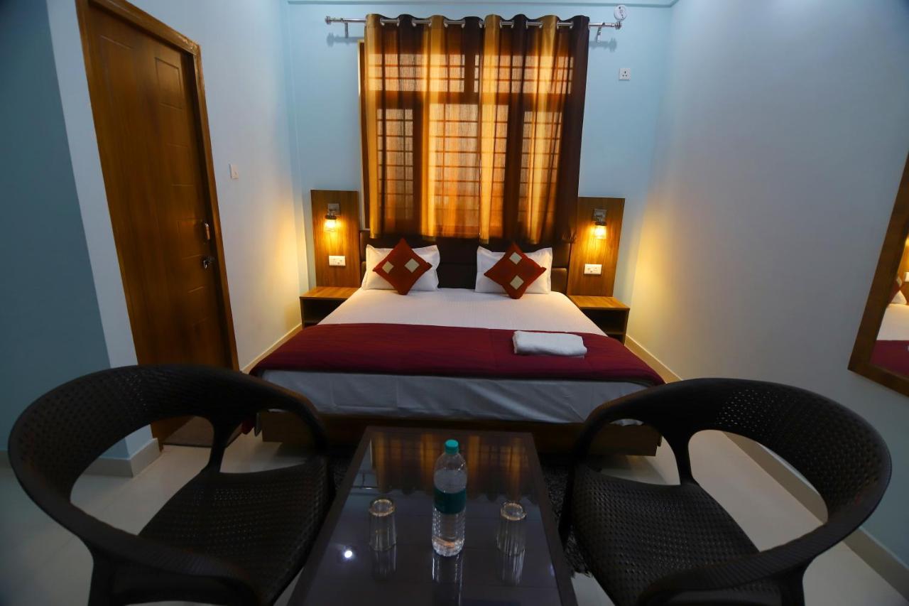 Hotel Comfort Inn Homestay Dehradun Exteriör bild